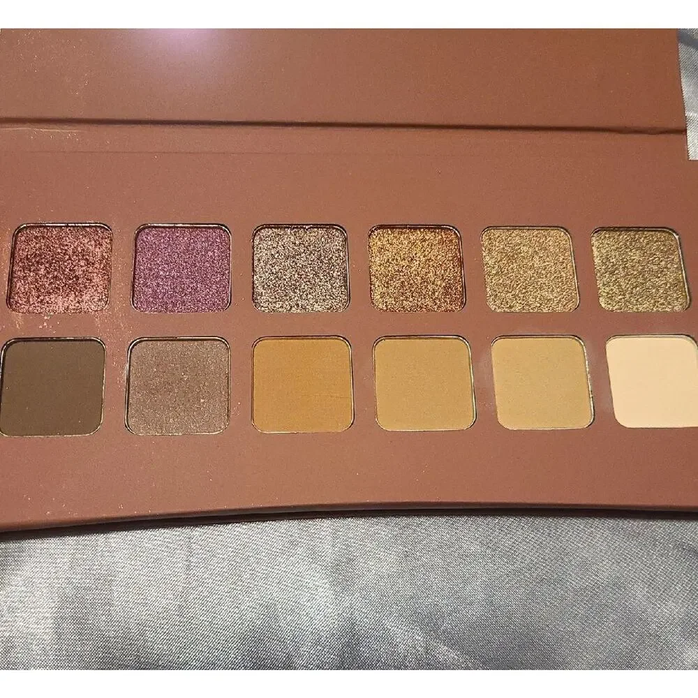 Illamasqua unveiled artistry eyeshadow palette